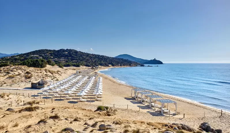 Conrad Chai Laguna Sardinia, Beach Sunbeds